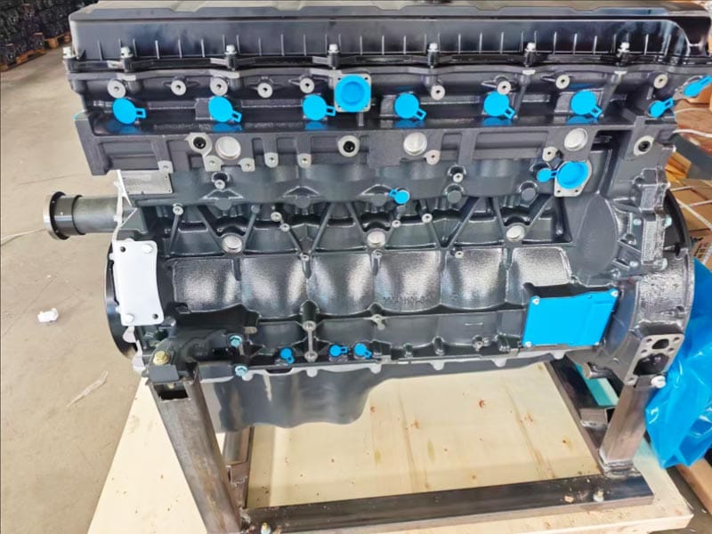 Assembled engine unit shown in the D2066 and 2076 engine block listing